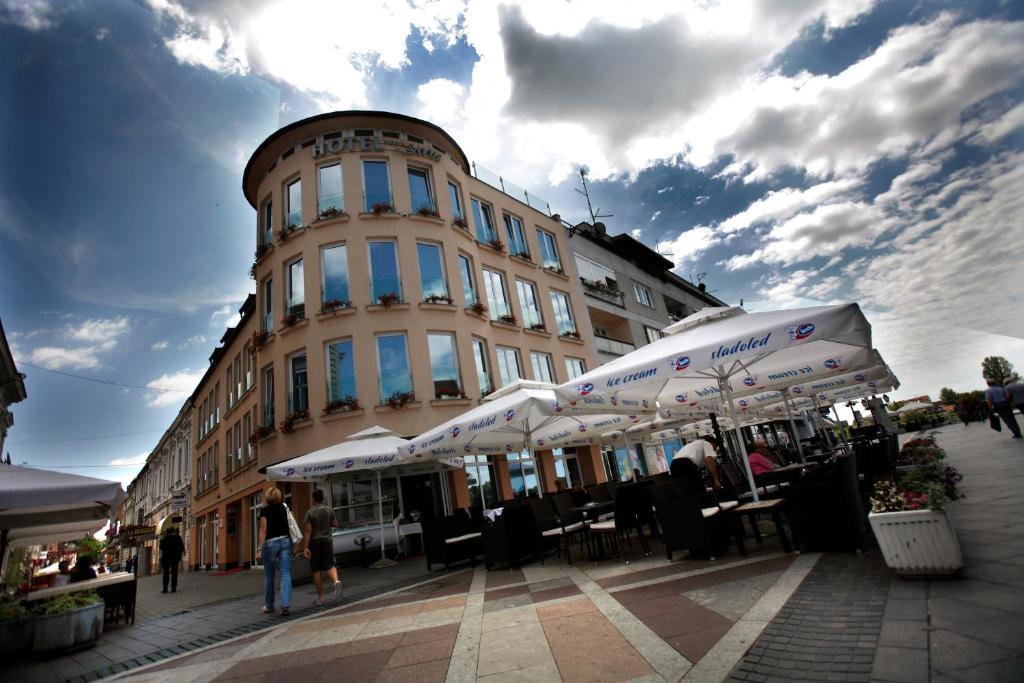 Hotel Savus Slavonski Brod Eksteriør bilde