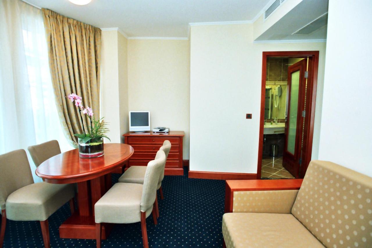 Hotel Savus Slavonski Brod Rom bilde