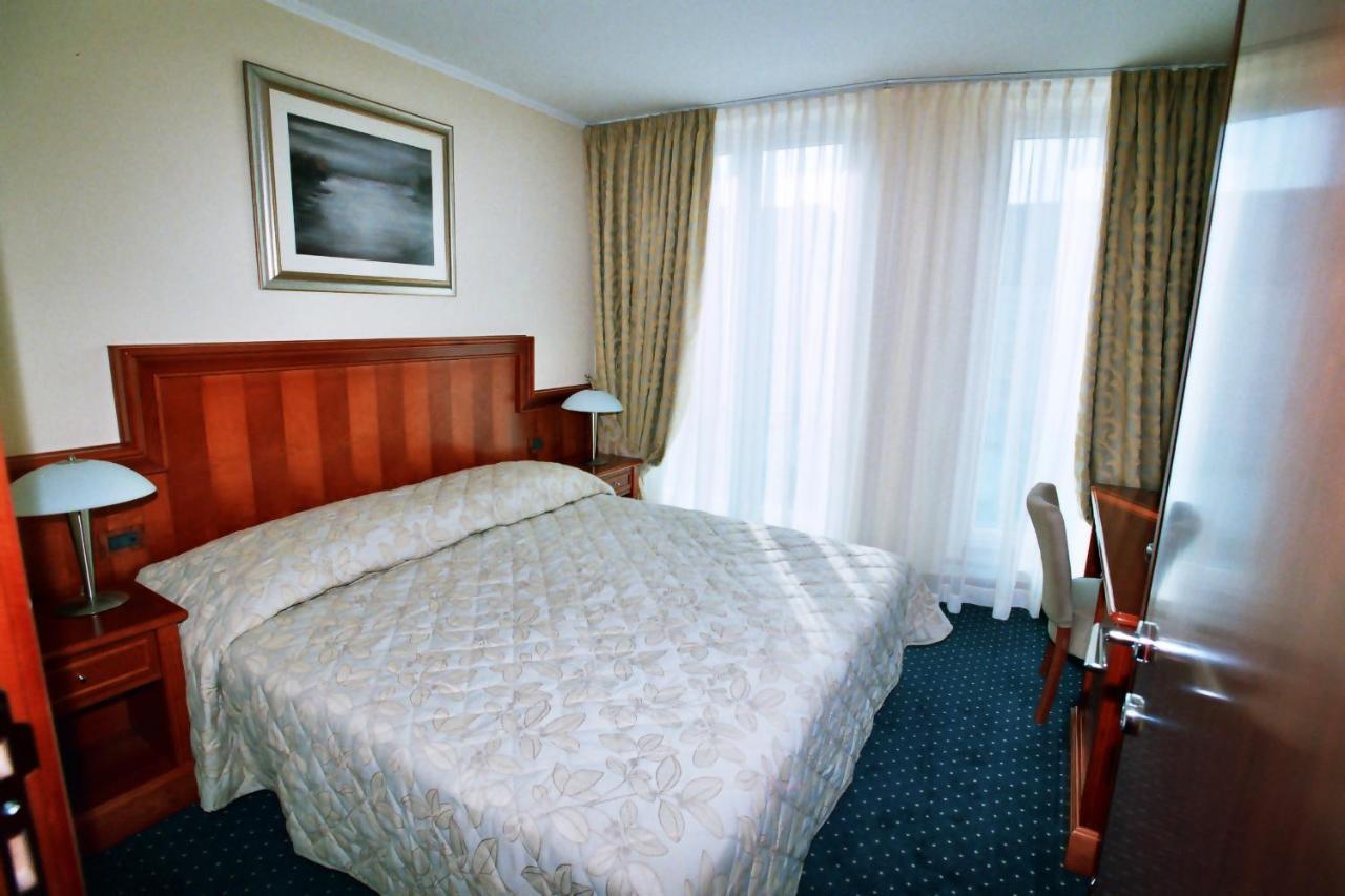 Hotel Savus Slavonski Brod Rom bilde