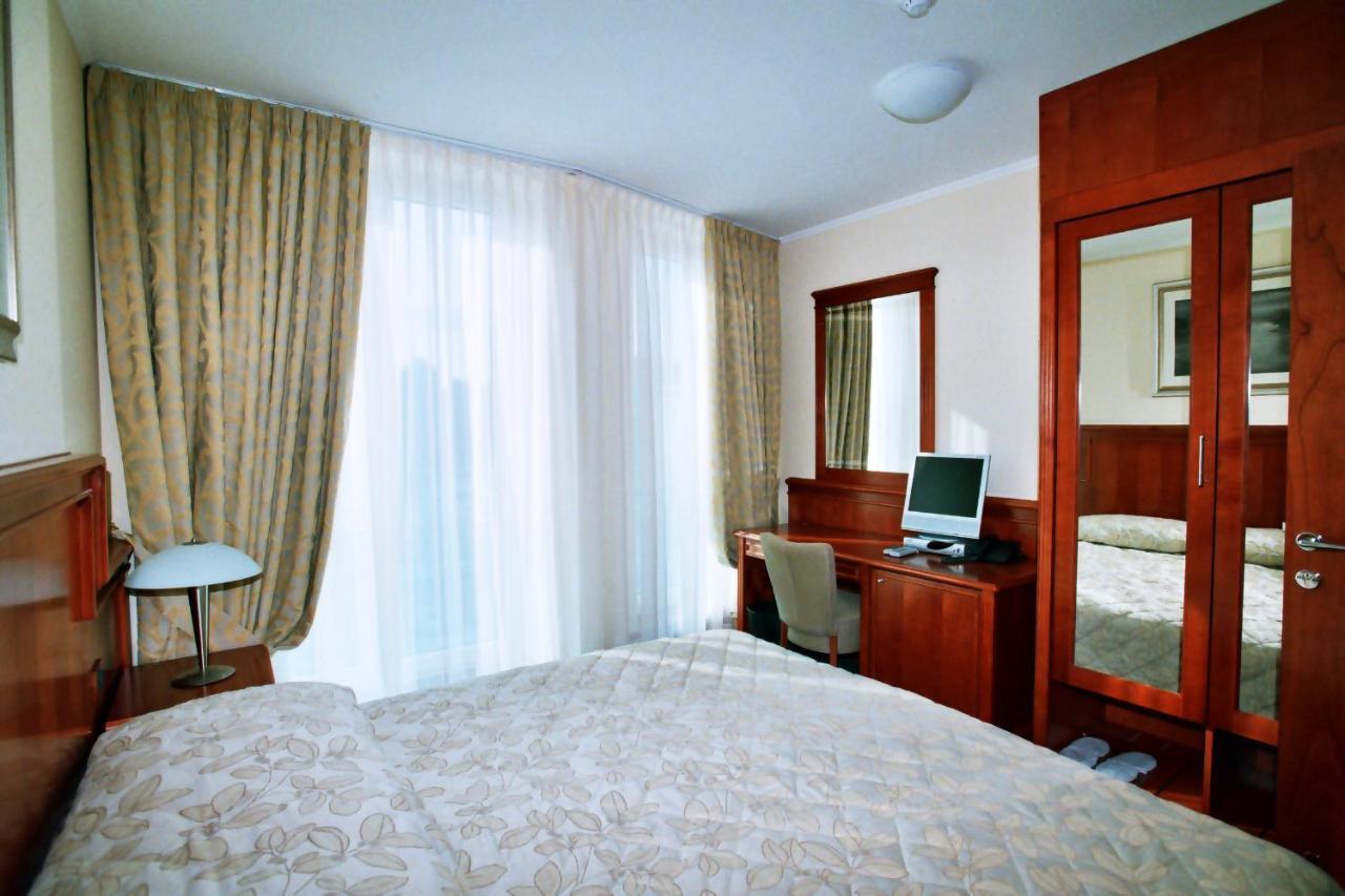 Hotel Savus Slavonski Brod Rom bilde